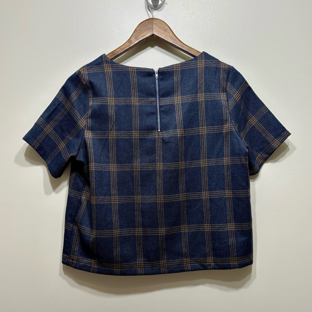 Everly Plaid Cropped Length Relaxed Fit Short Sleeve Crop Top Shirt Blue Tan - Picture 4 of 7